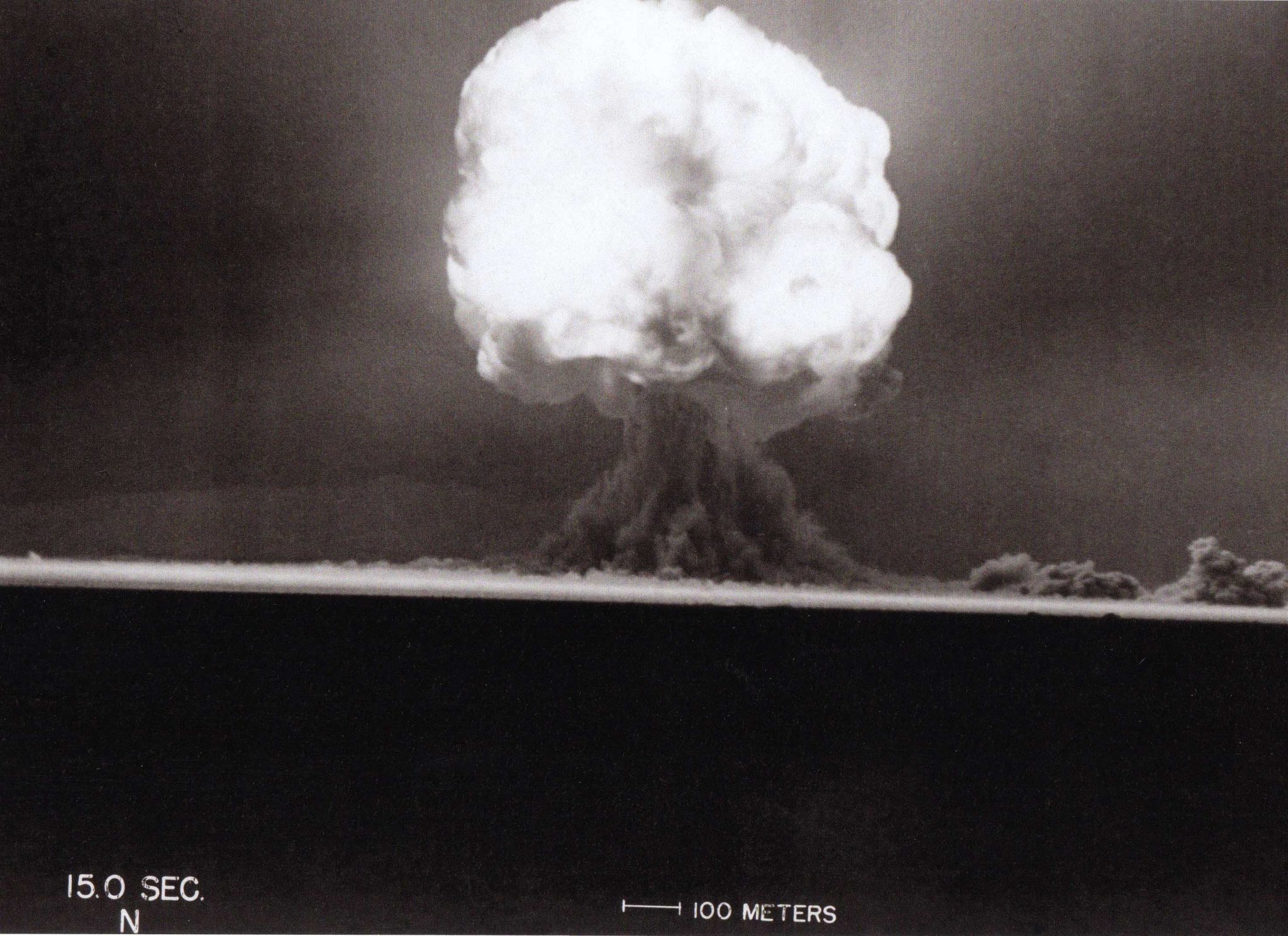 Imagem da explosão da 1ª bomba nuclear